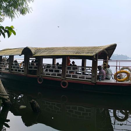 Ashtamudivillas Kollam Luaran gambar