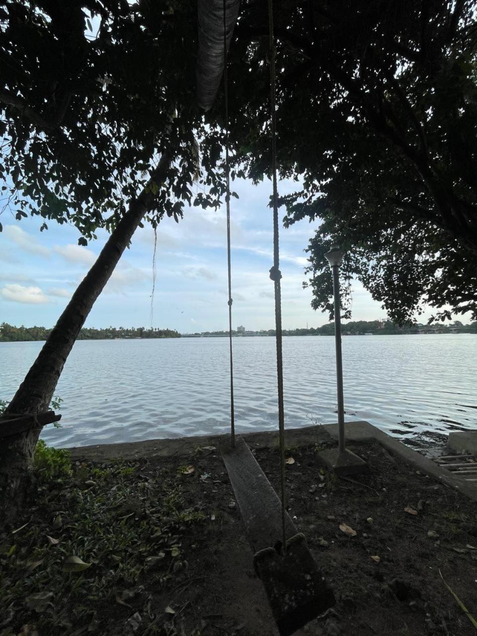 Ashtamudivillas Kollam Luaran gambar