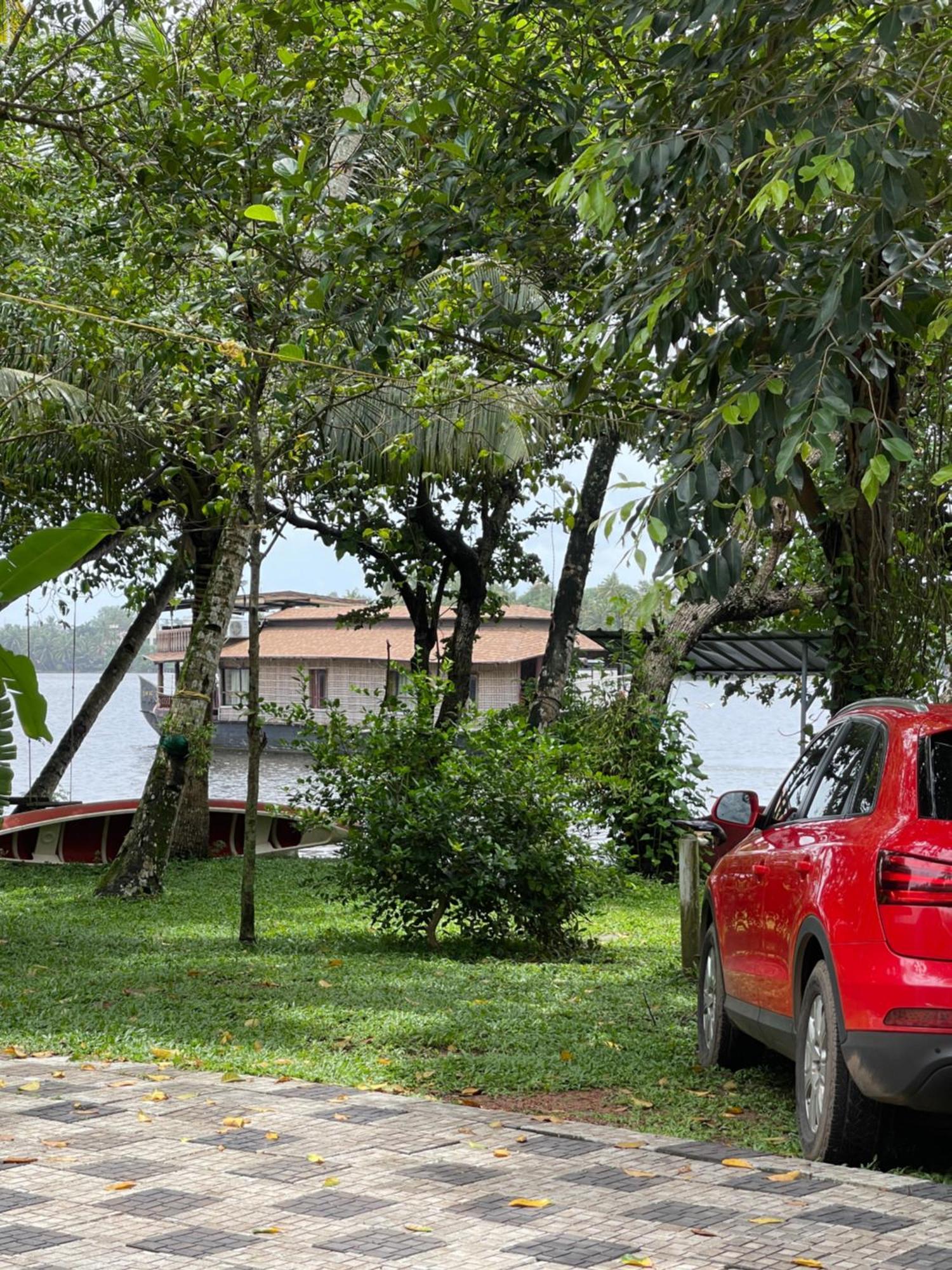 Ashtamudivillas Kollam Luaran gambar