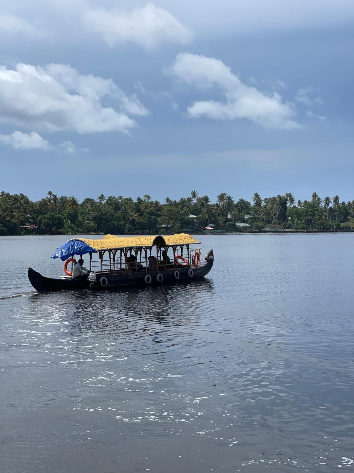 Ashtamudivillas Kollam Luaran gambar